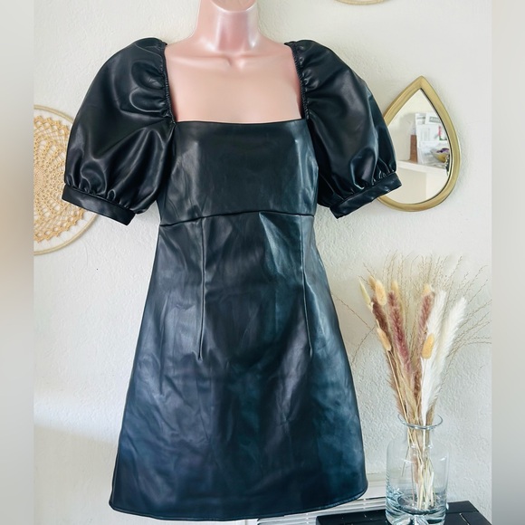 ❌FREE H&M faux leather fitted dress - Picture 3 of 8